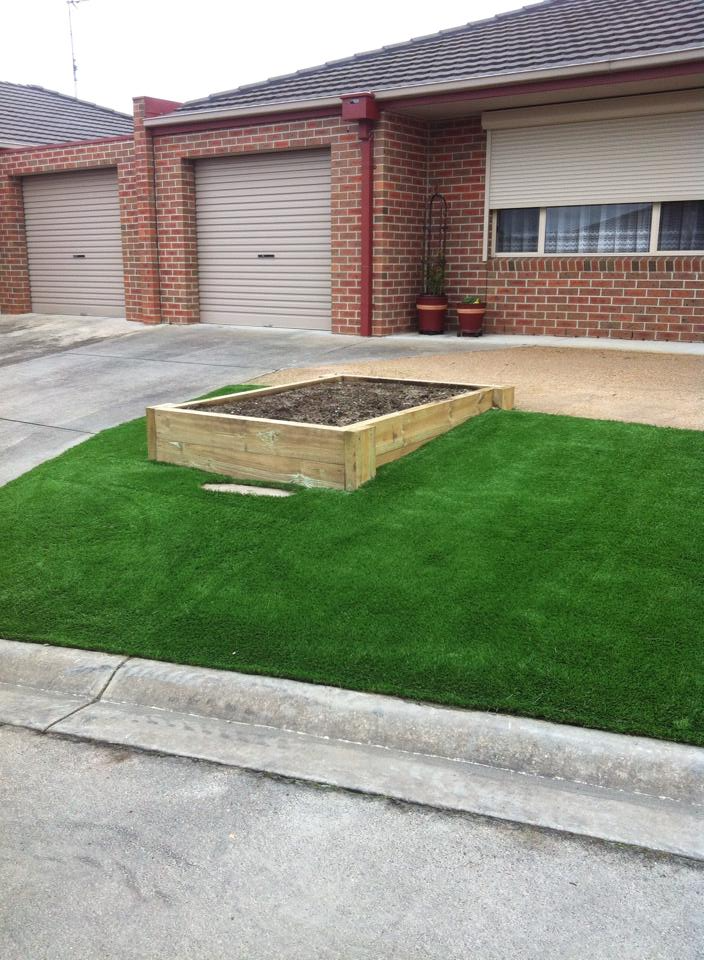 Ballarat landscaping – front yard turf with raised garden bed